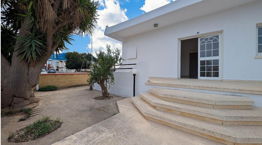 House in Deryneia - Image 2