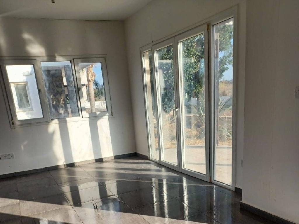 House in Sotira - Image 5