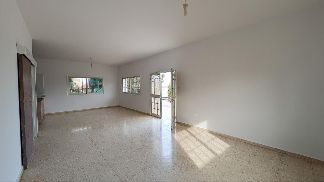 House in Deryneia - Image 4