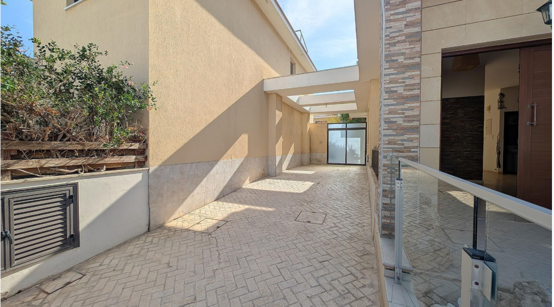 House in Oroklini - Image 3