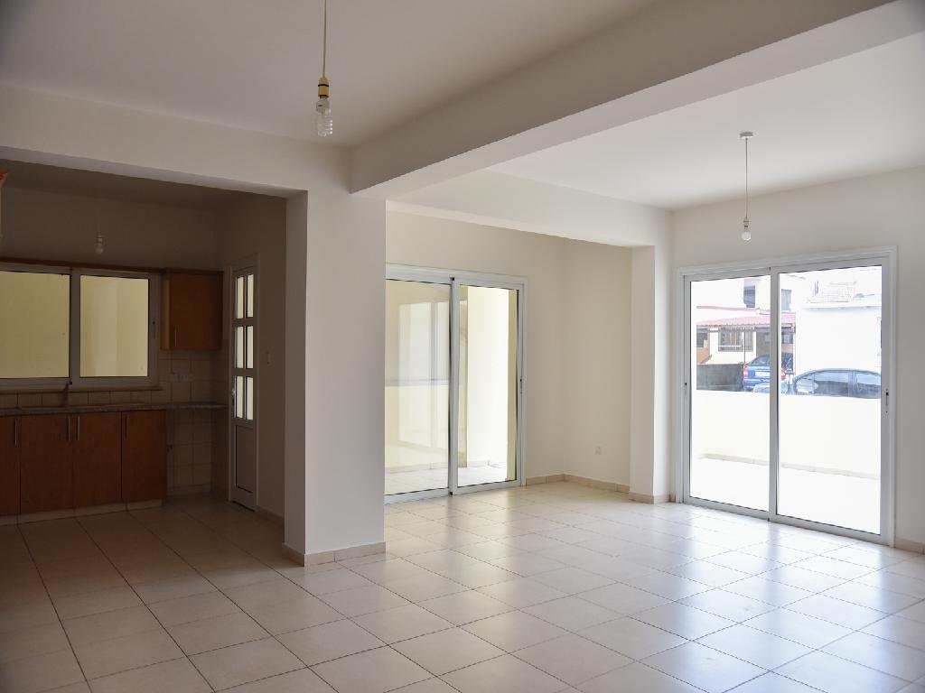 Apartment in Alethriko - Image 3