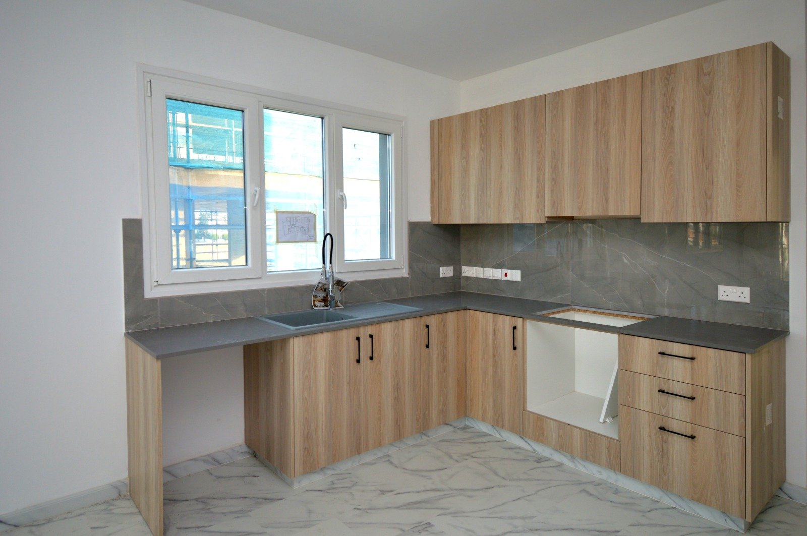 Apartment in Kamares - Image 4