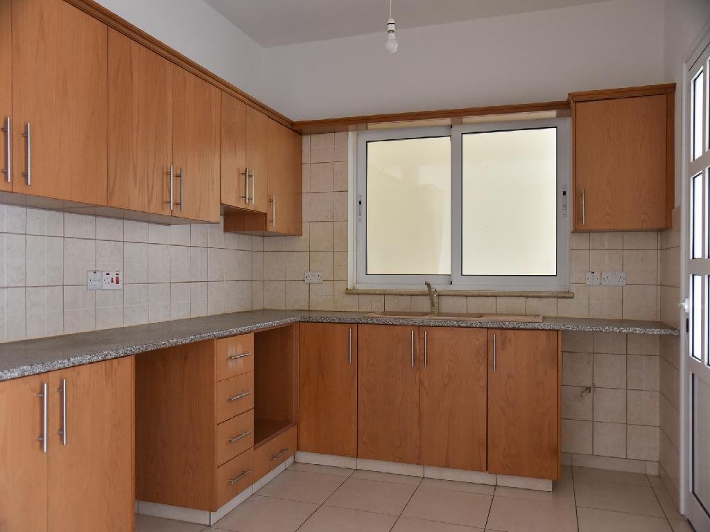 Apartment in Alethriko - Image 5